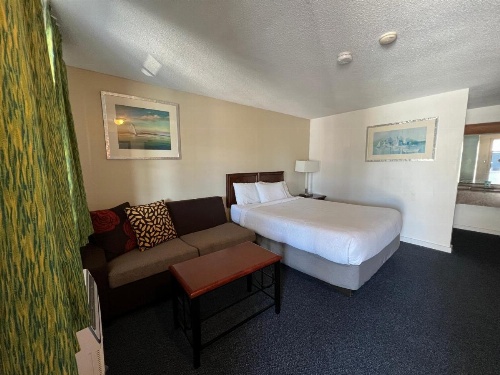 GuestLodge image 23